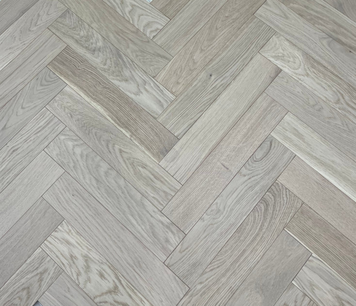 Invisible Oak Light Brushed Lacquered 3/10x90x450