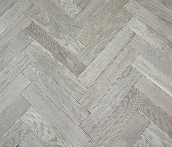 Invisible Oak Light Brushed Lacquered 3/10x90x450