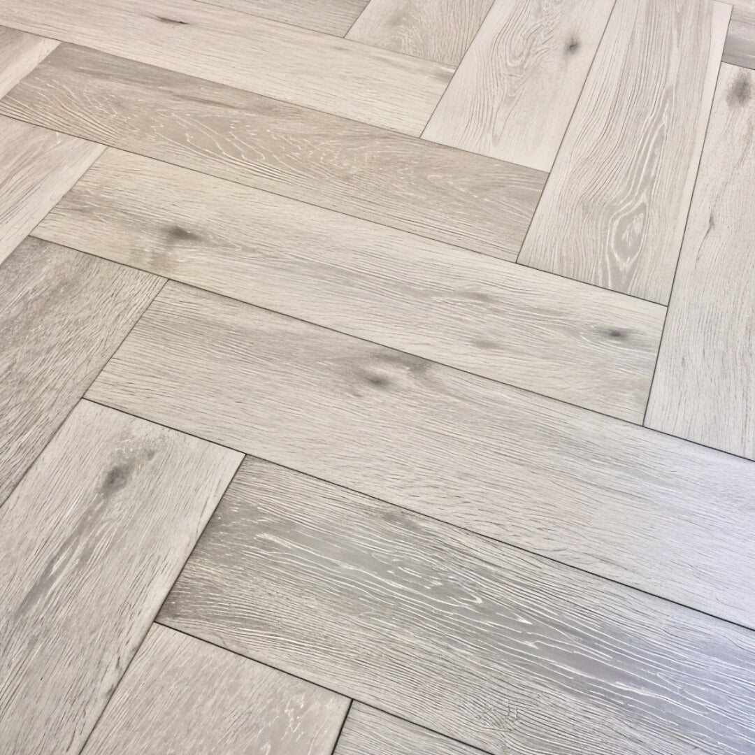 Soft White Click Hb Brushed & Laquered 3/14x150x600