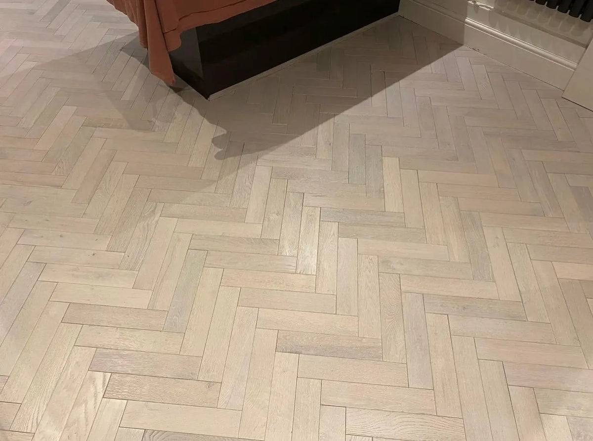 Arctic White Brushed & Oiled 4/18x80x400