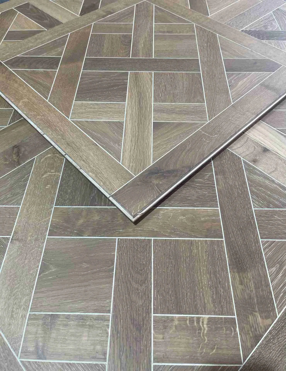 Smoked & White Oak Versailles Brushed & Oiled 4/18x600x600 (Free Sample)