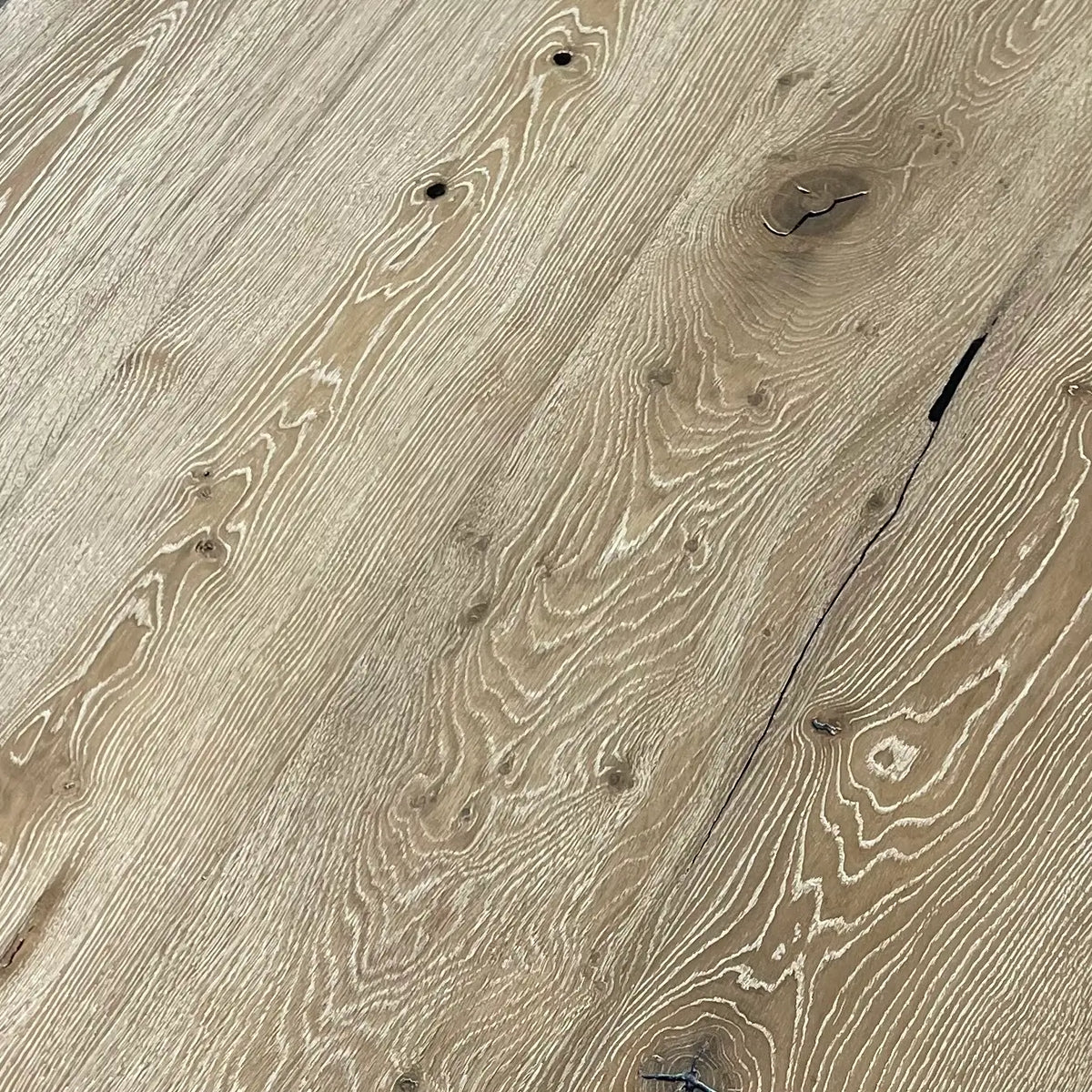 Dark Active Grey Oak Brushed & Uv Oiled 4/18x300x2200