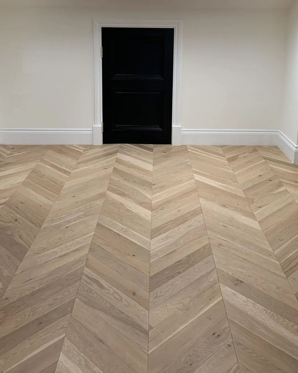 Invisible Oak Chevron Matt Lacquered 3/14x90x510