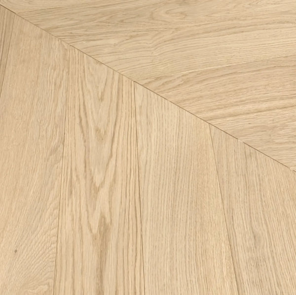 Luxury Invisible Oak Chevron Brushed & Oiled 3/14x90x510