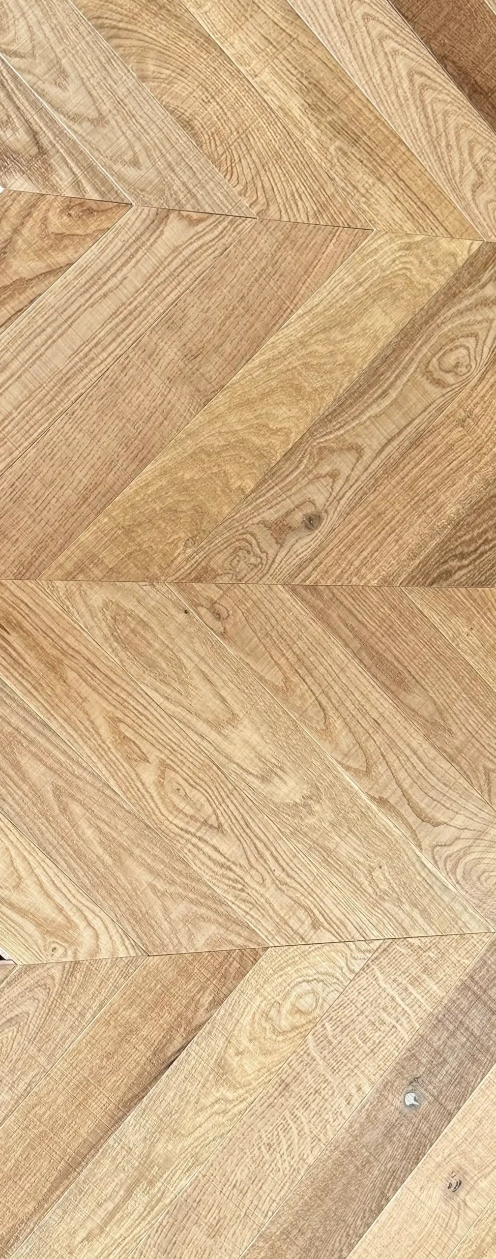 Luxury Natural Oak Chevron Bandsawn Brushed & Oiled 3/14x90x510
