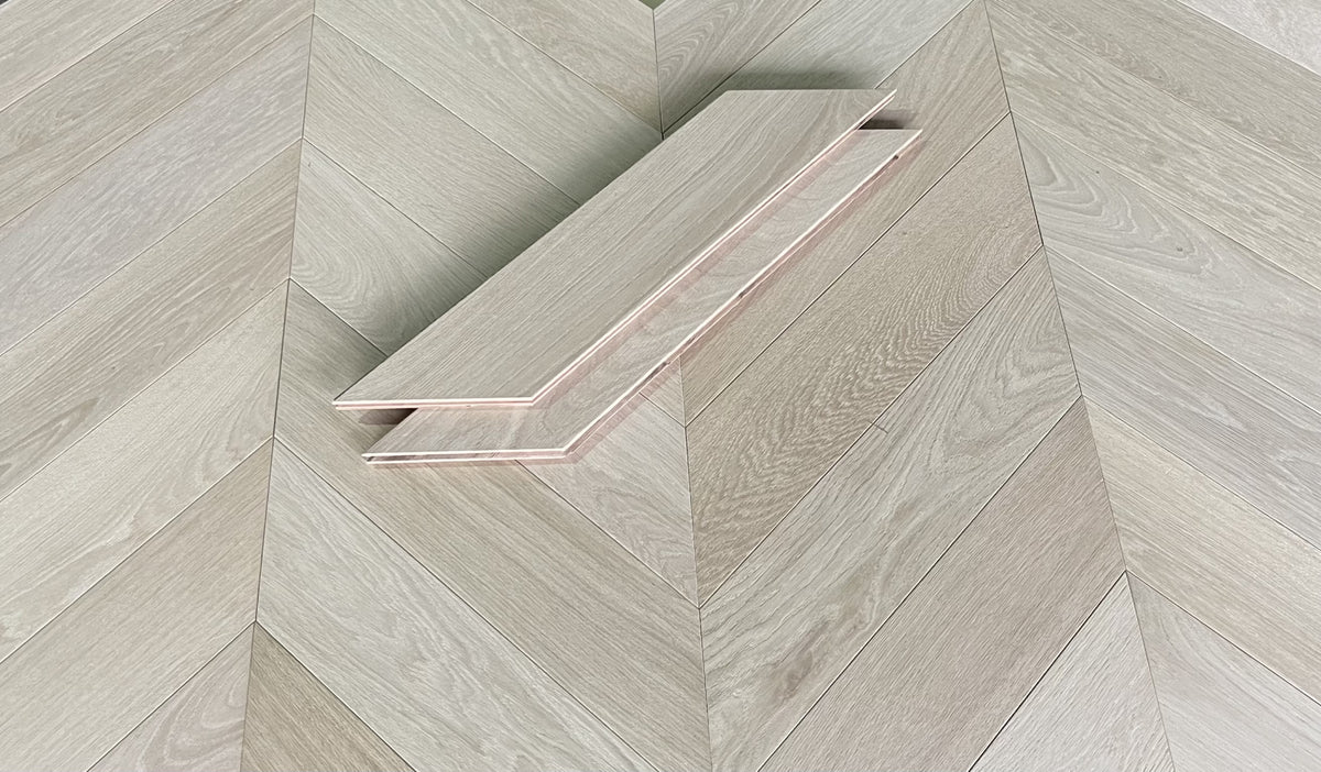 Luxury Prime Oak Chevron UNFINISHED   4/16x120x600