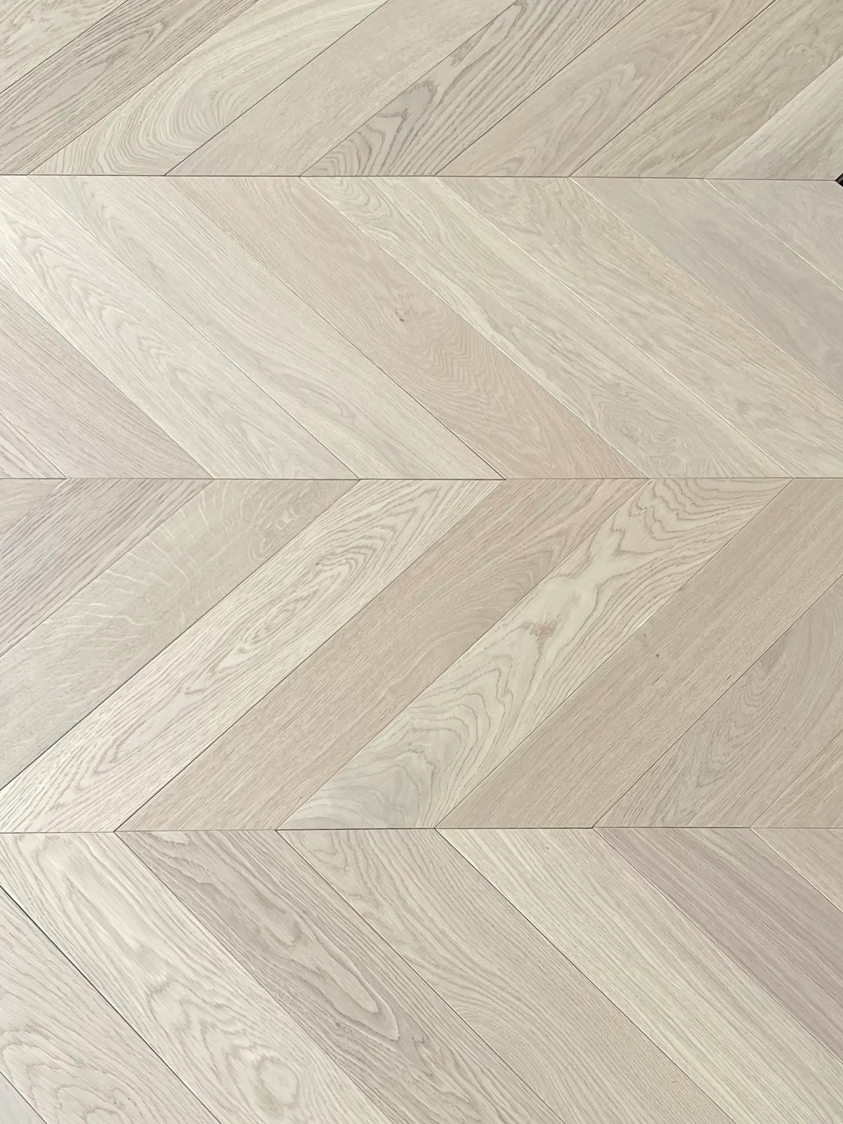 Luxury Prime Invisible Oak Chevron Brushed & Oiled 4/16x120x600