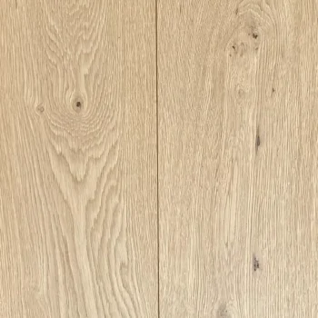 Subtle grain texture of invisible classic oak with a smooth matt lacquered finish
