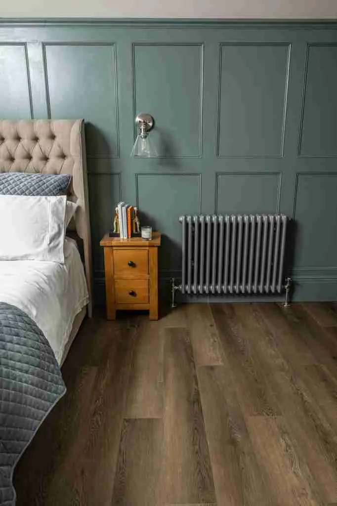 Rigid-Core SPC Click Vinyl Smoked Oak Floor Planks