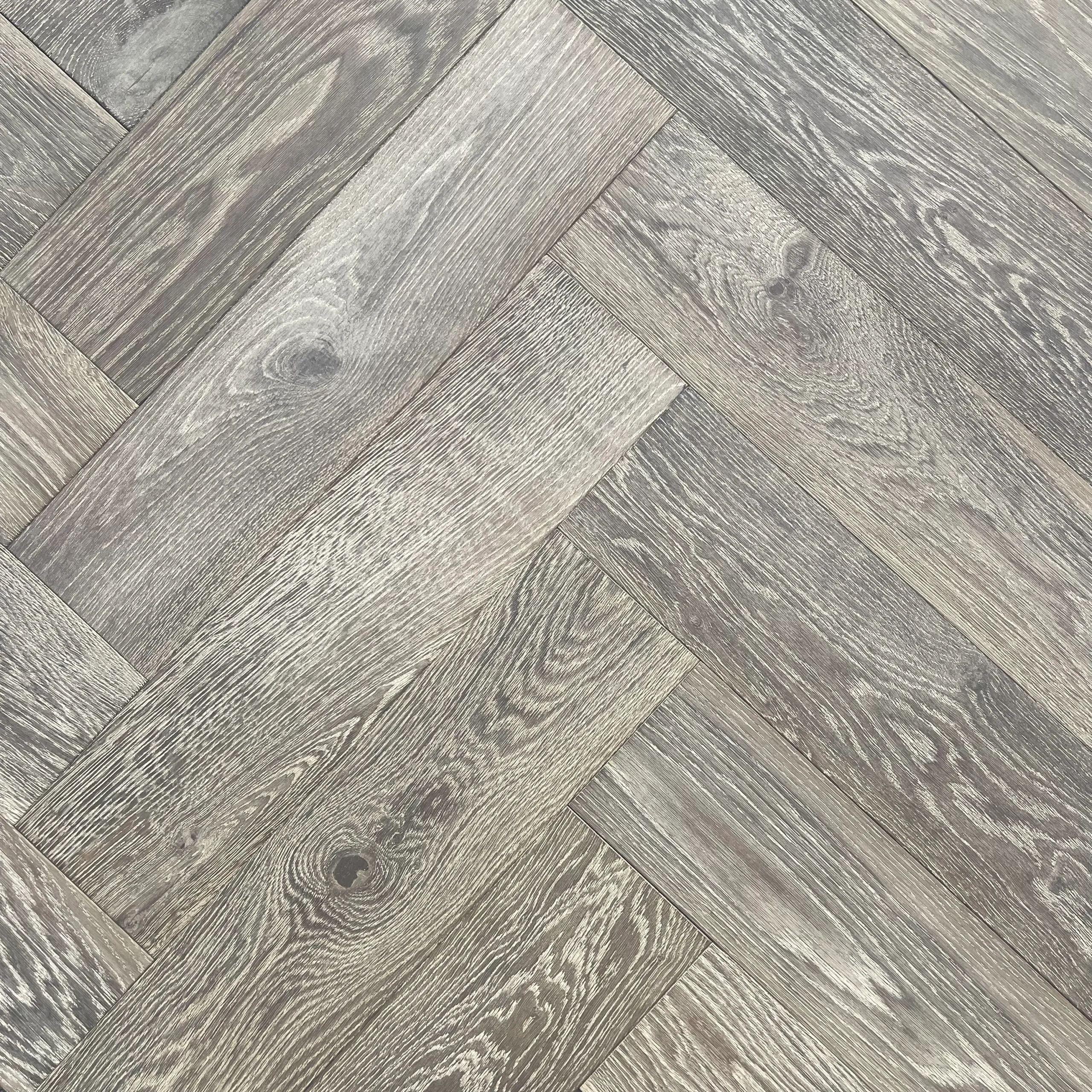 Parquet Manhattan Grey Oak Brushed and Oiled Flooring grain close up