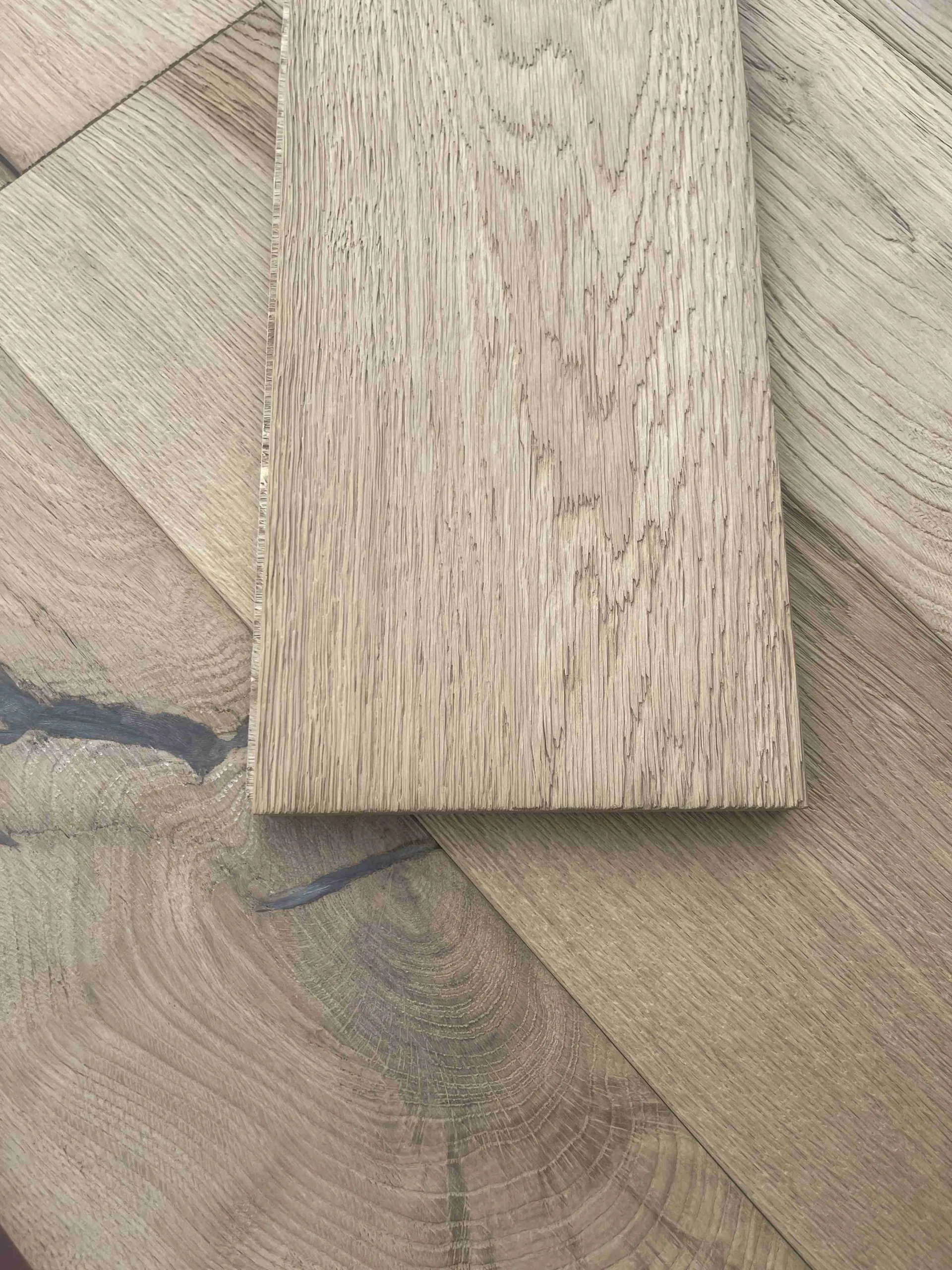 Unfinished Vintage Distressed Oak Flooring 190 x 4/15 x 1900mm **JOB LOT Final 30.324m2** - Image 4