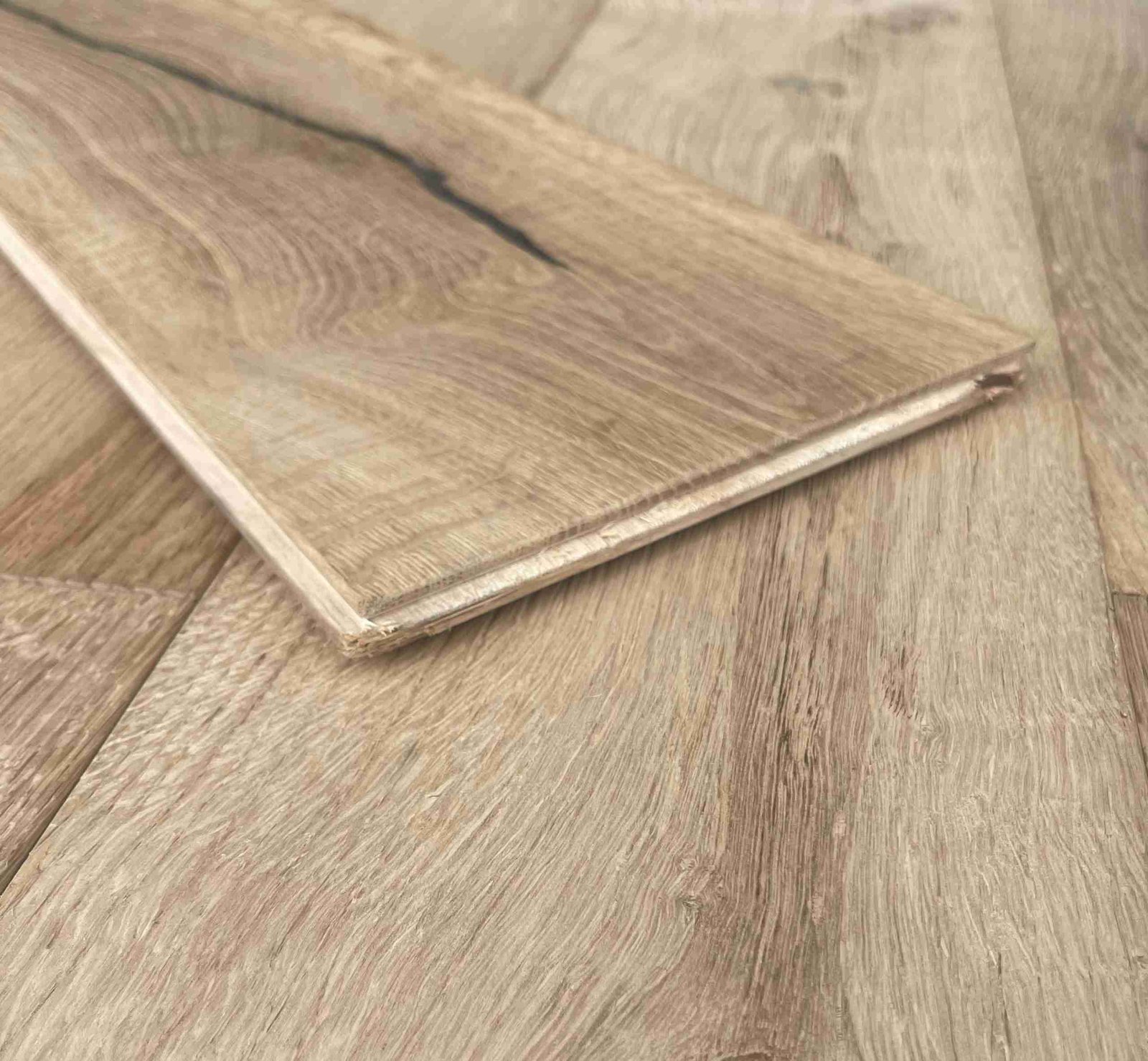 Unfinished Vintage Distressed Oak Flooring 190 x 4/15 x 1900mm **JOB LOT Final 30.324m2** - Image 3